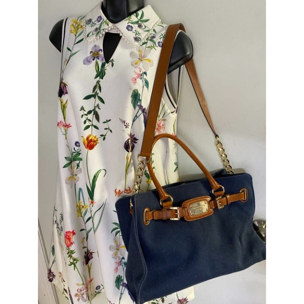 MICHAEL KORS Blue Inter Woven Canvas Shoulder Bag - Picture 9 of 16